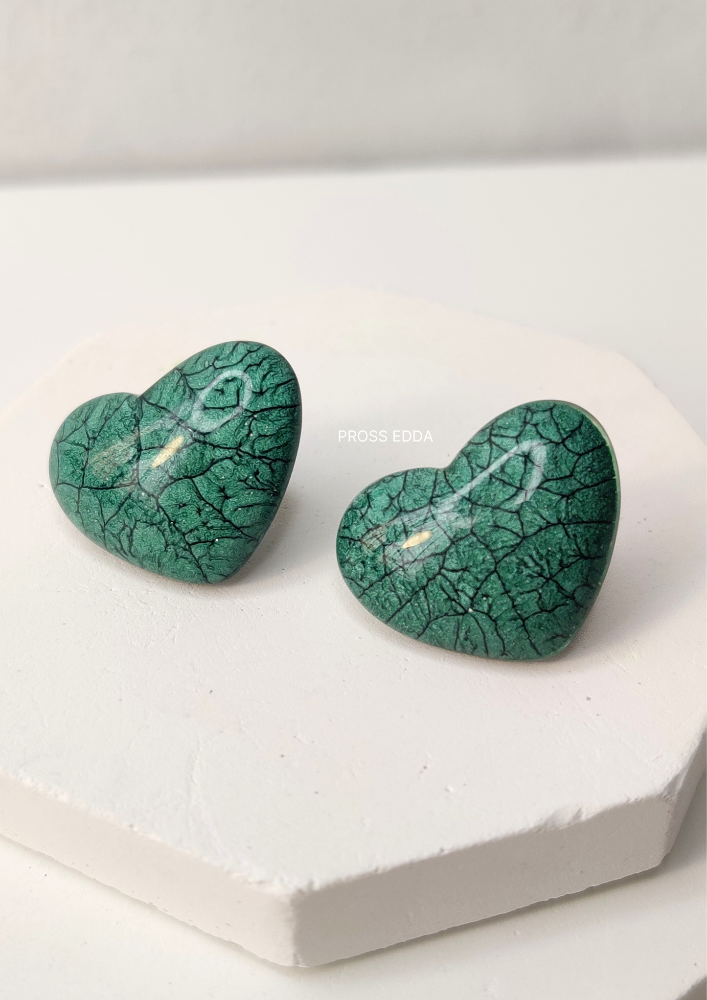 MARBLE TRACERY HEARTS STUDS