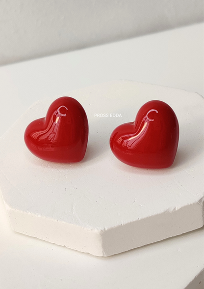 MAJESTIC PEARL HEART STUDS