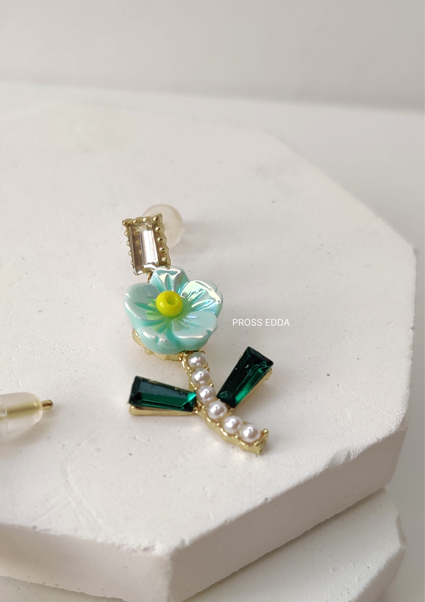 TINY TREASURE FLORAL EARRINGS