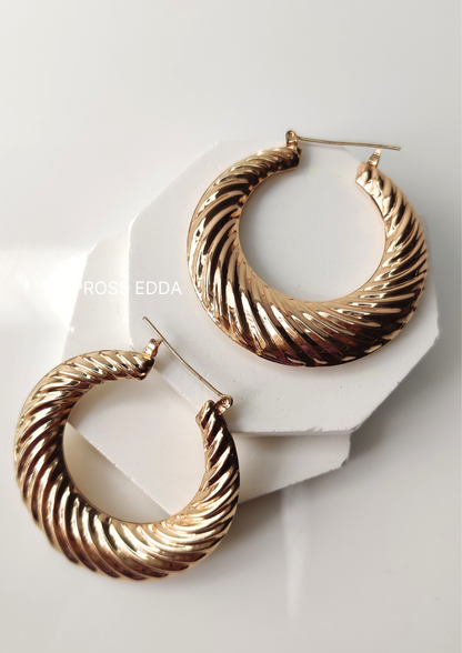 GOLDEN CROISSANT XL HOOPS EARRING