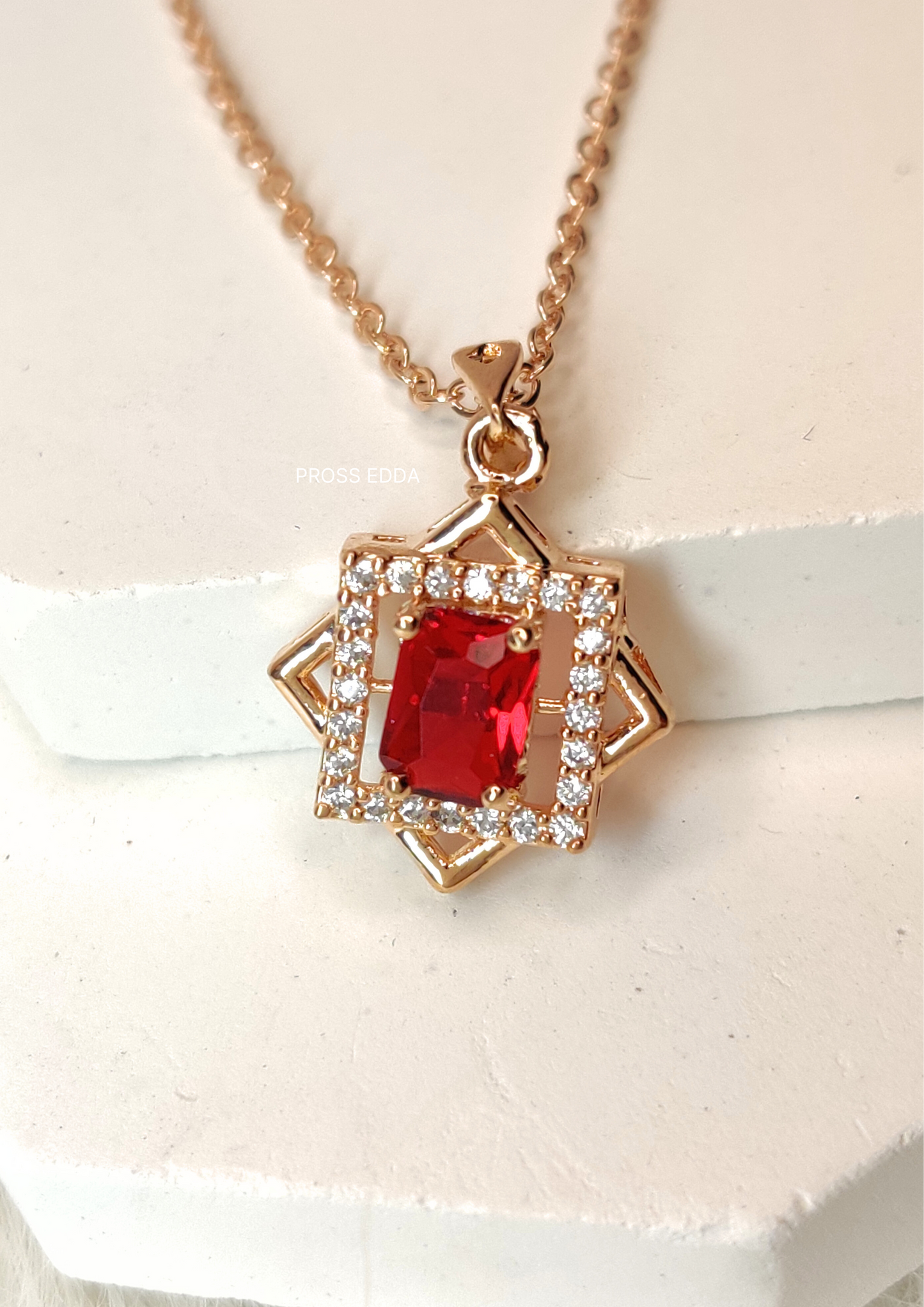 MAJESTIC SCARLET SQUARE NECKLACE - Square