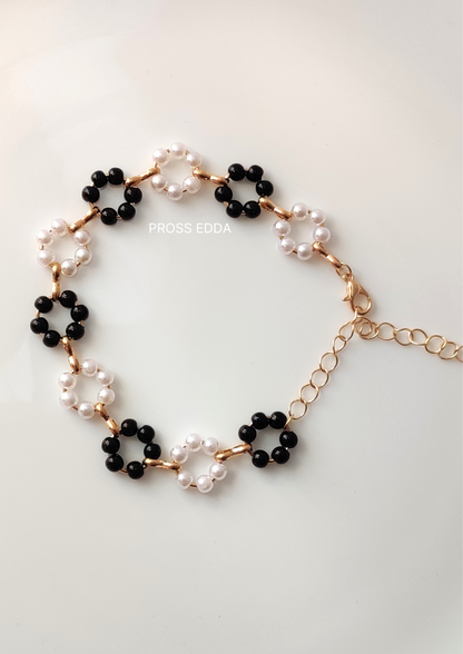 FLORAL FUSION BEADED BRACELET - Black & White