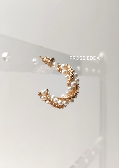 SMALL PEARL TWISTER OPEN HOOPS