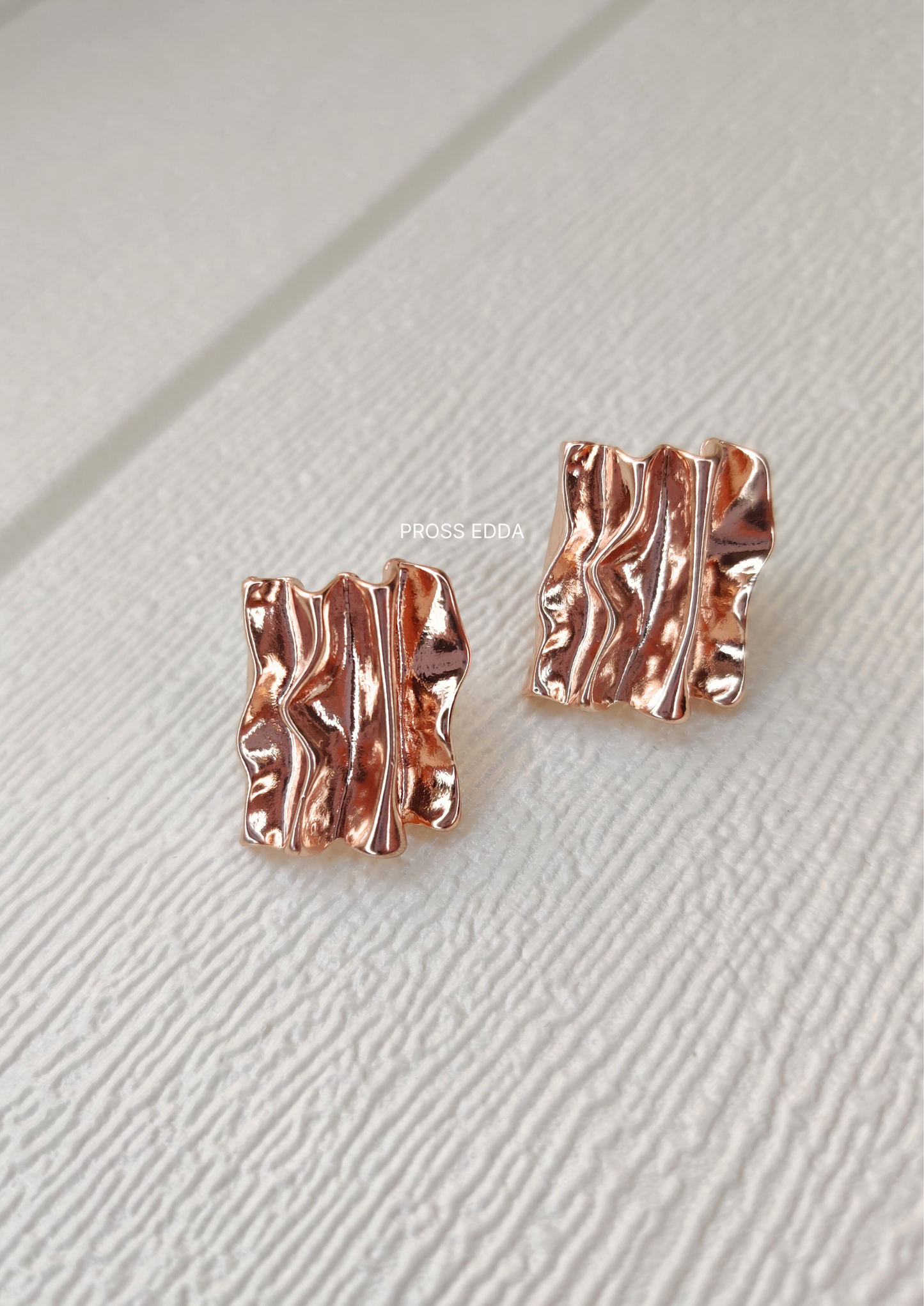 VINTAGE WRINKLED STUDS EARRINGS