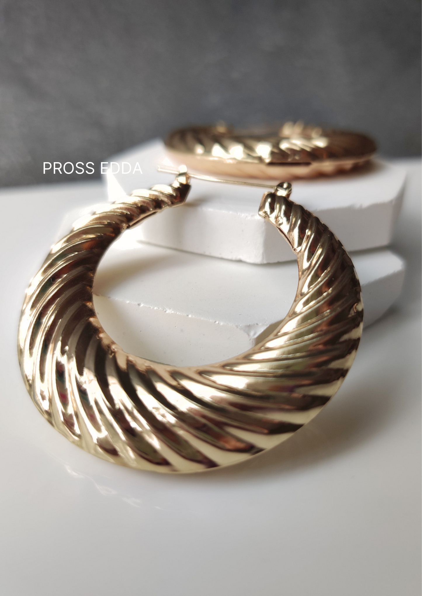 GOLDEN CROISSANT XL HOOPS EARRING