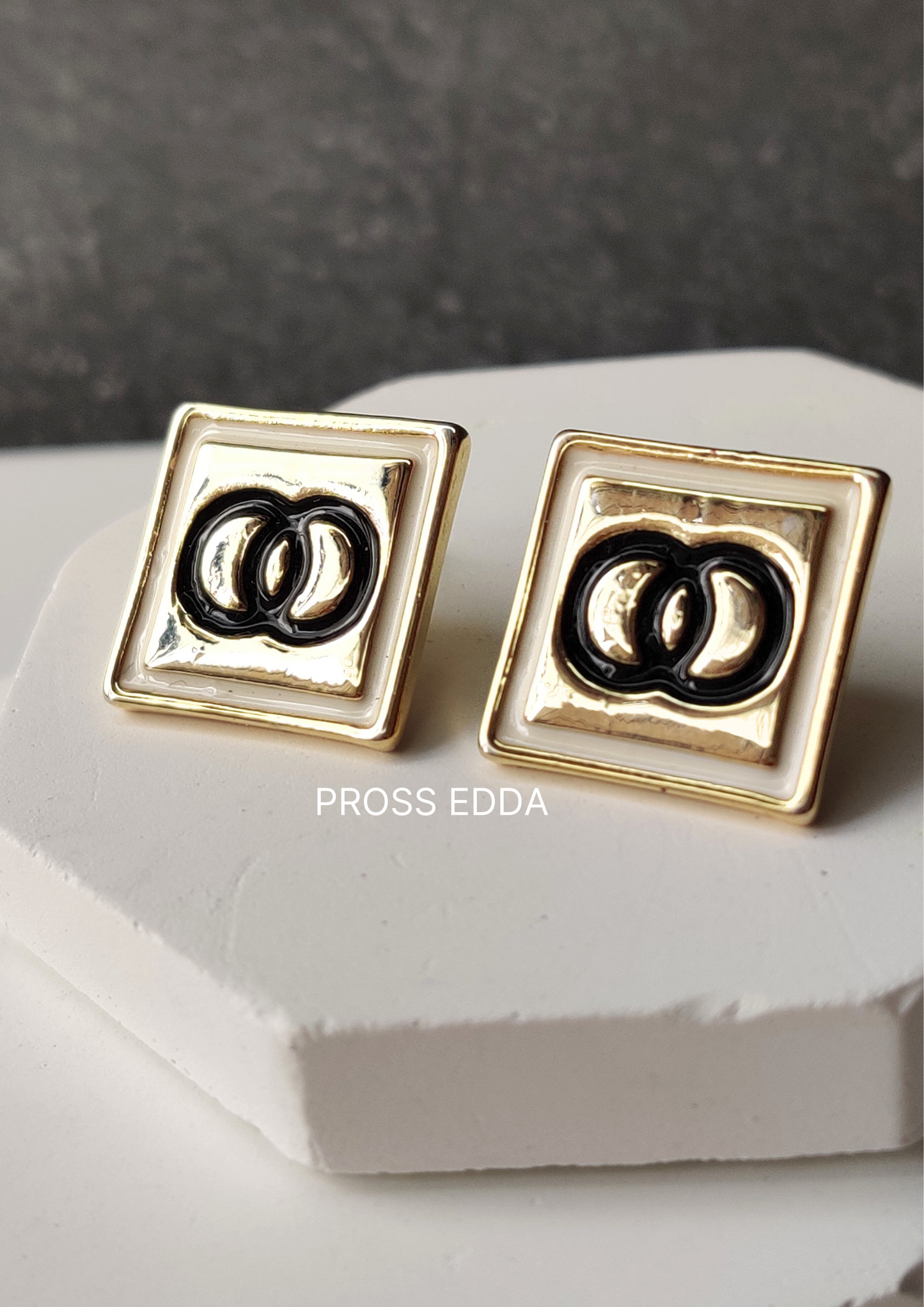 GOLDEN SQUARE SIGNATURE STUDS