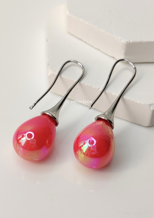 CHROMATIC PEARL DROPLET EARRINGS