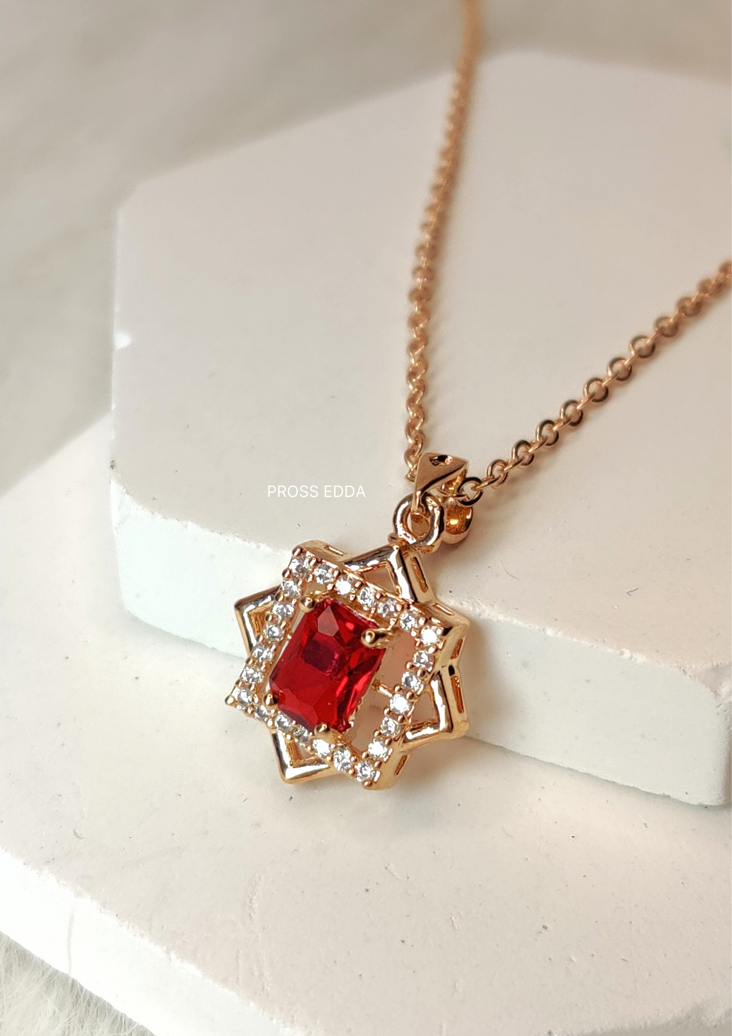 MAJESTIC SCARLET SQUARE NECKLACE - Square