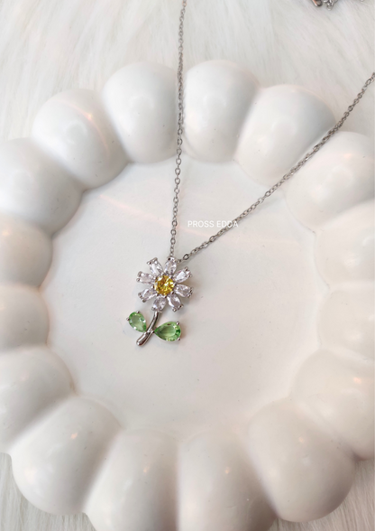 CRYSTAL BLOSSOM SILVER NECKLACE