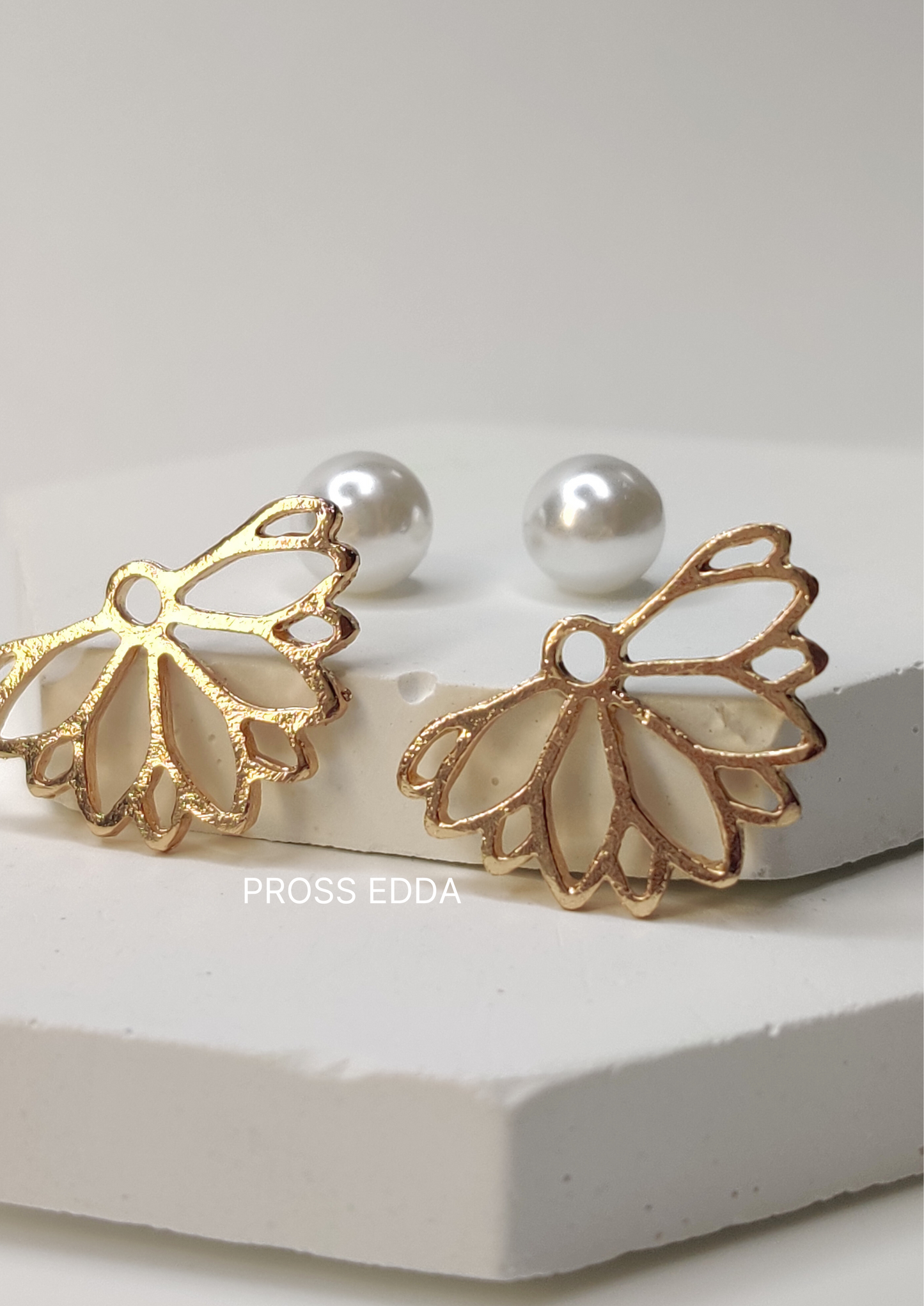 PEARL BLOSSOM TRANSFORMABLE STUDS