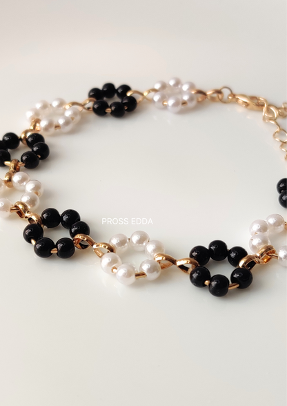 FLORAL FUSION BEADED BRACELET - Black & White