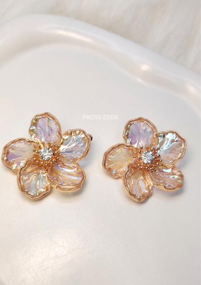 ETERNAL FLOWER PETAL STUDS EARRING - Golden