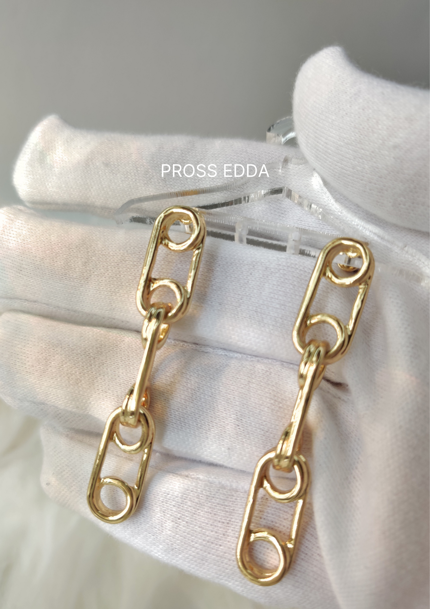 GOLDEN TRIPLE CONNECTION LINK EARRINGS